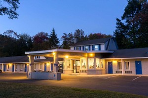 Hotel KNIGHTS INN POCONOS/BARTONSVILLE