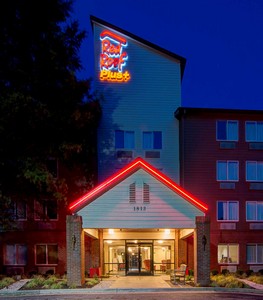 Hotel RED ROOF INN PLUS RALEIGH NCSU CONVENTION
