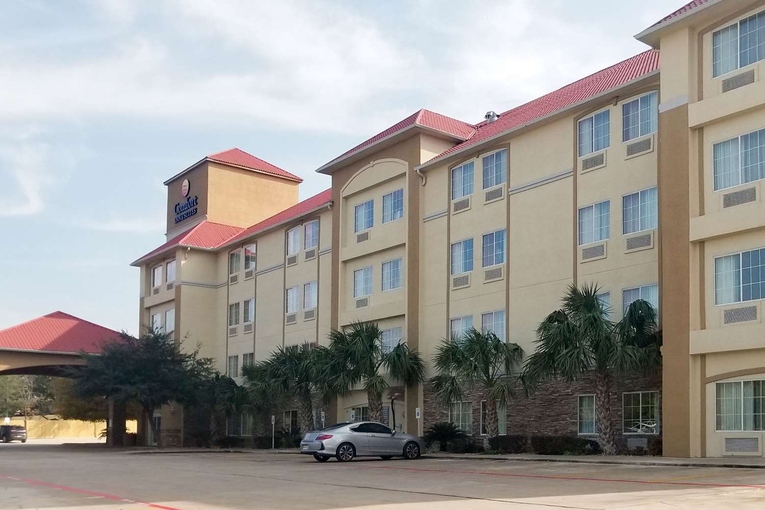 Hotel COMFORT INN & SUITES NEAR SIX FLAGS & MEDICAL CENTER