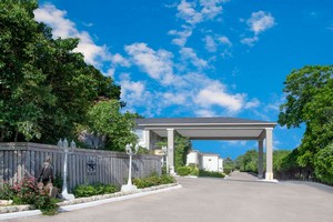 Hotel DAYS INN BY WYNDHAM SUITES FREDERICKSBURG