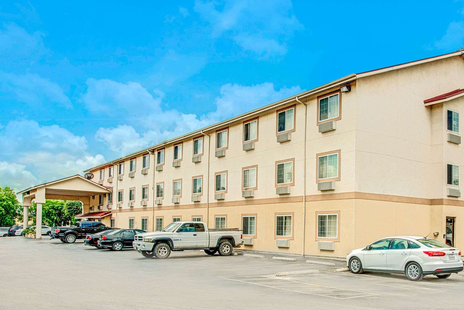 Hotel SUPER 8 BY WYNDHAM SAN ANTONIO/FIESTA