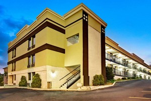 Hotel SUPER 8 RALEIGH DOWNTOWN SOUTH