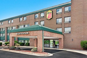 Hotel SUPER 8 RALEIGH NORTH EAST