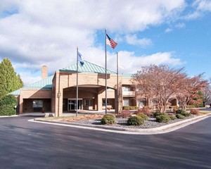 Hotel COMFORT SUITES INN AT RIDGEWOOD FARM