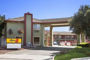 Hotel SUPER 8 KING CITY