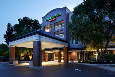 Hotel COURTYARD EDISON WOODBRIDGE