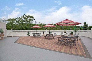Hotel DAYS HOTEL CONFERENCE CENTER EAST BRUNSWICK