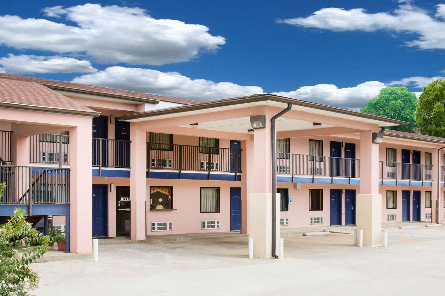 Hotel DAYS INN CAMILLA