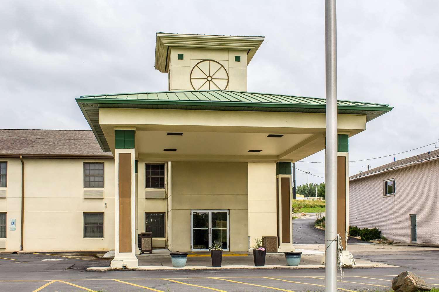 Hotel QUALITY INN NEWTON