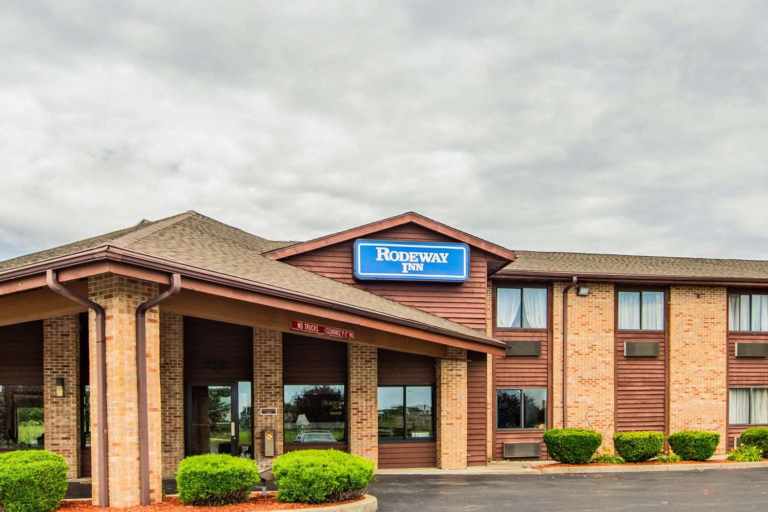 Hotel RODEWAY INN HUNTINGTON