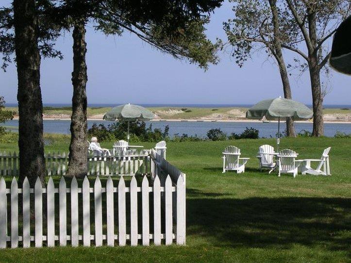 Hotel DUNES ON THE WATERFRONT