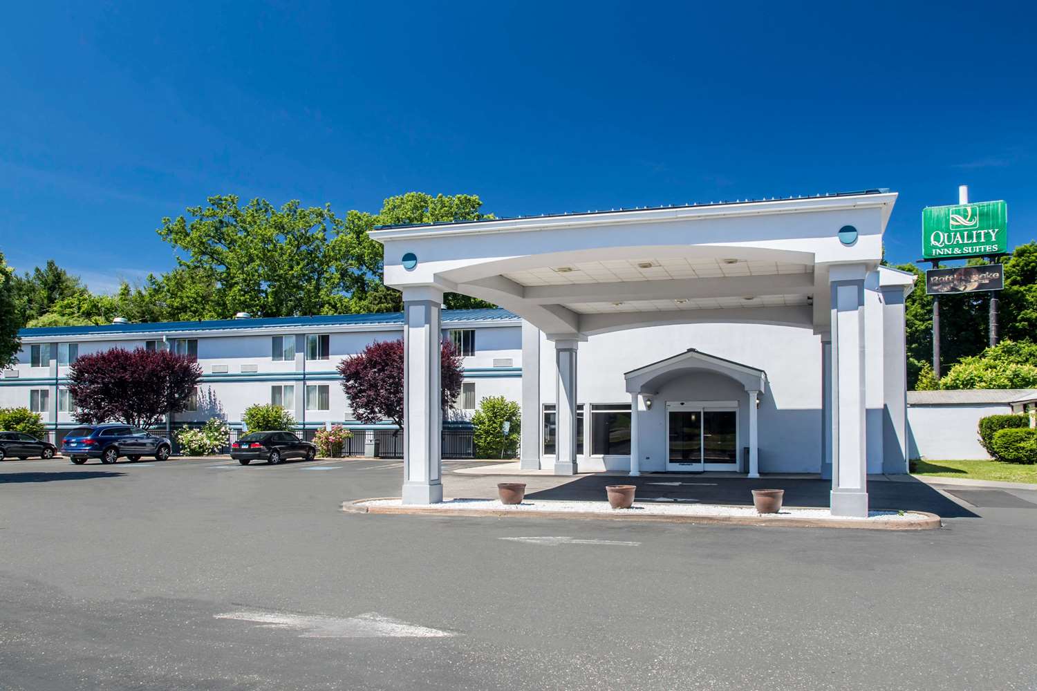 Hotel QUALITY INN & SUITES
