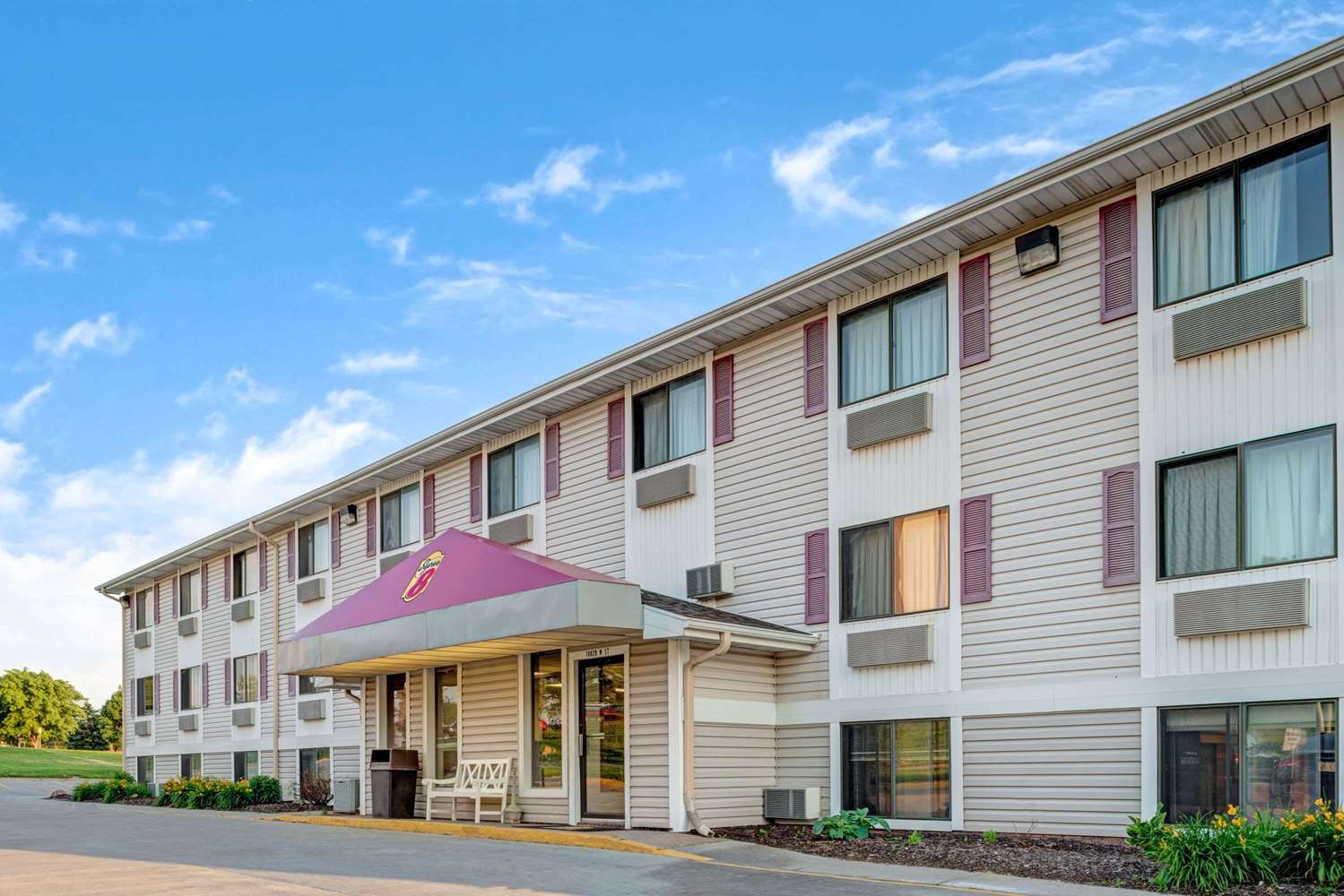 Hotel SUPER 8 OMAHA WEST L ST NE
