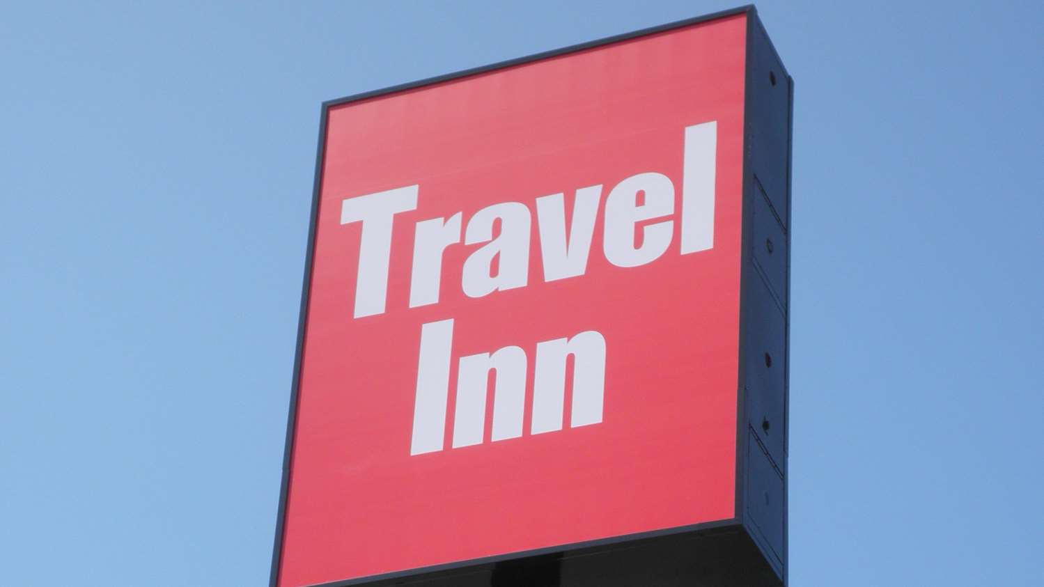 Hotel TRAVEL INN OMAHA
