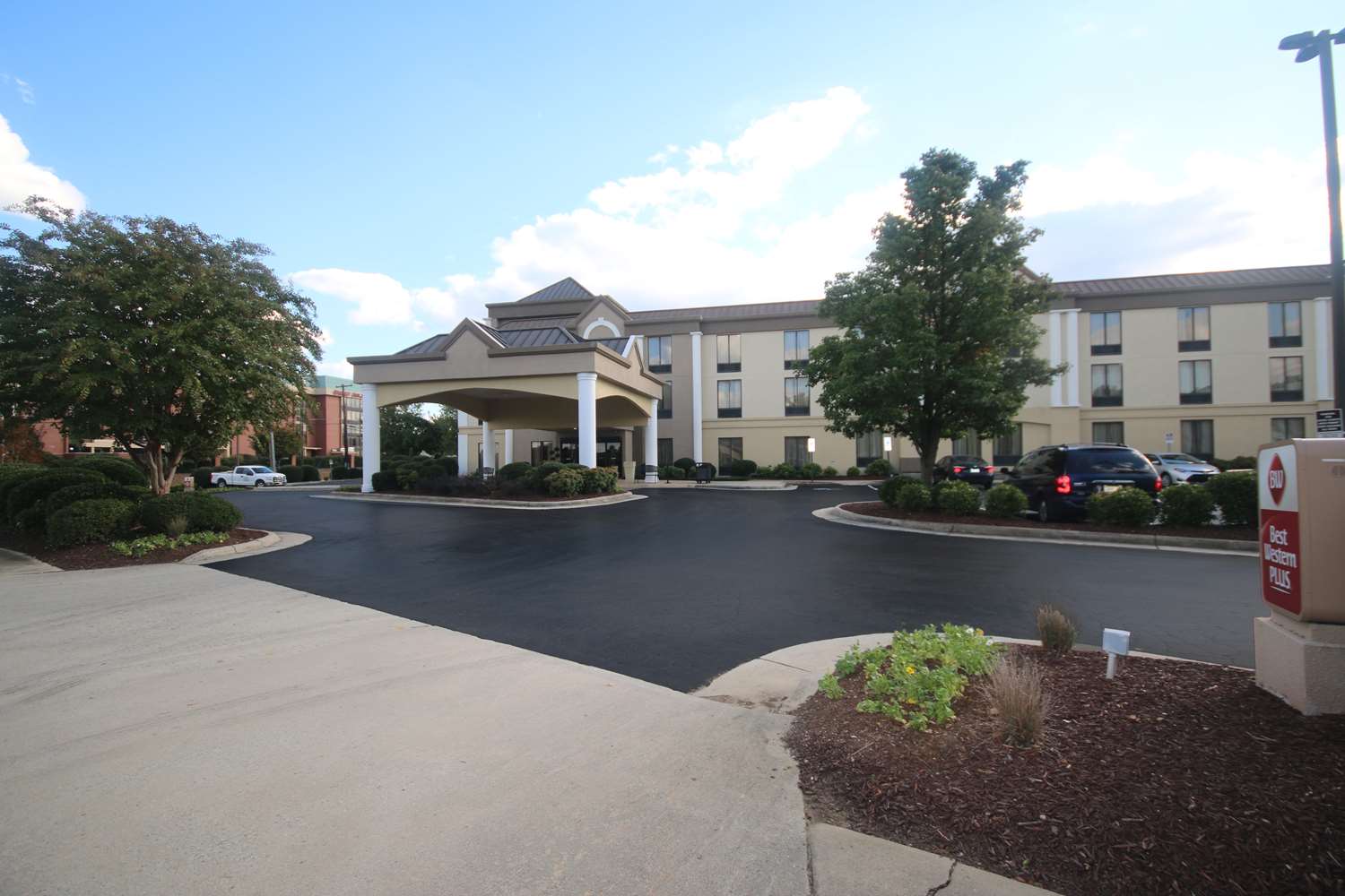 Hotel BEST WESTERN PLUS GREENSBORO/COLISEUM AREA