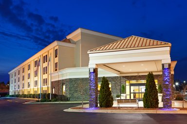 Hotel HOLIDAY INN EXPRESS GREENSBORO-(I-40 @ WENDOVER)