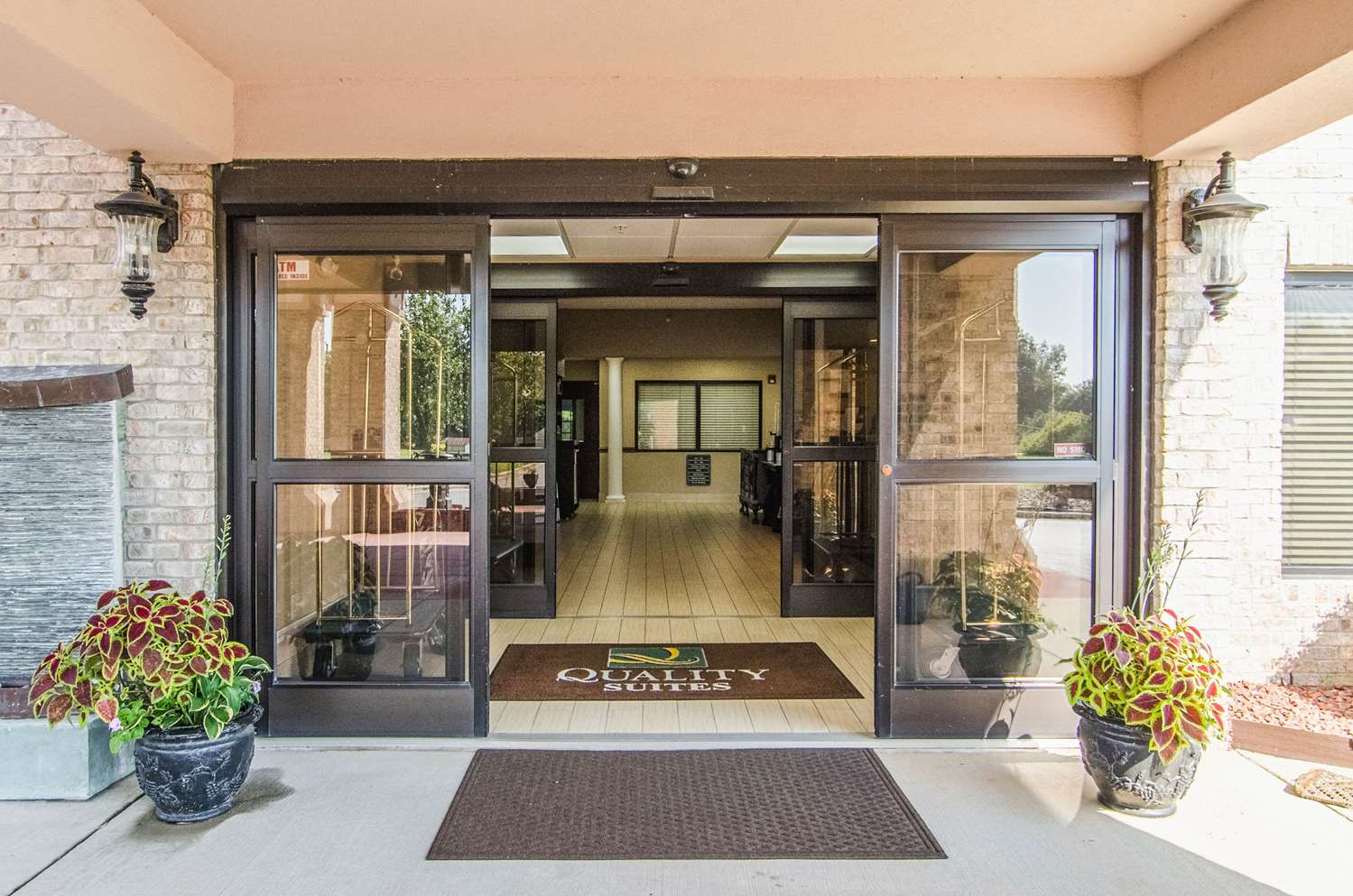 Hotel QUALITY SUITES GRAHAM