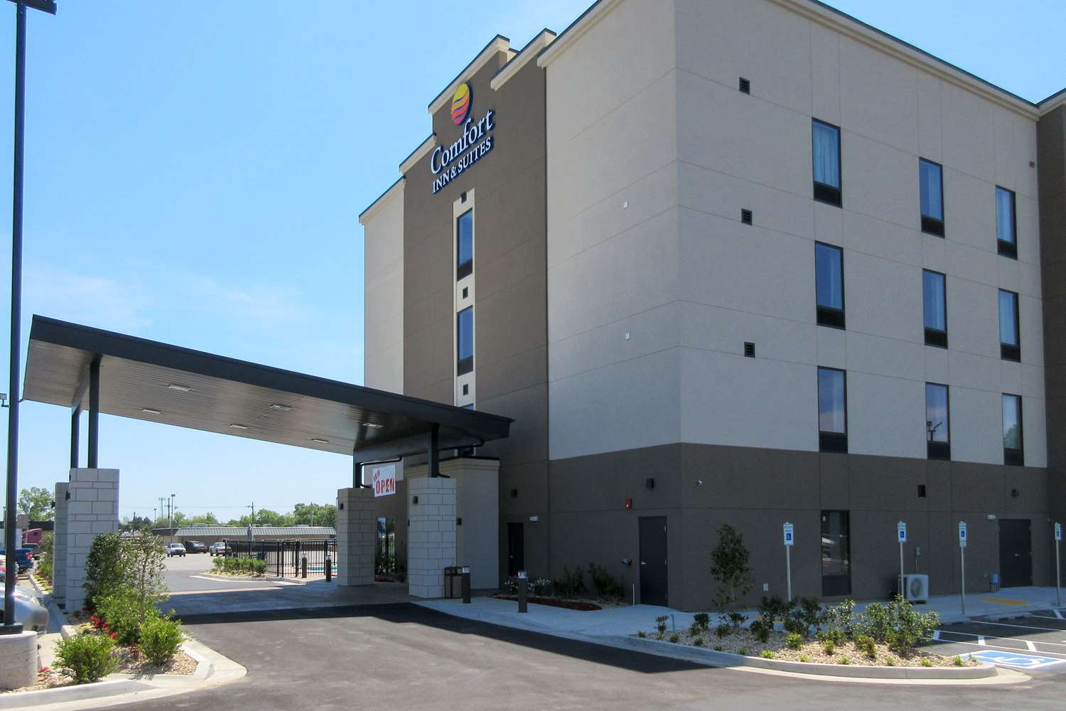 Hotel COMFORT INN & SUITES TULSA