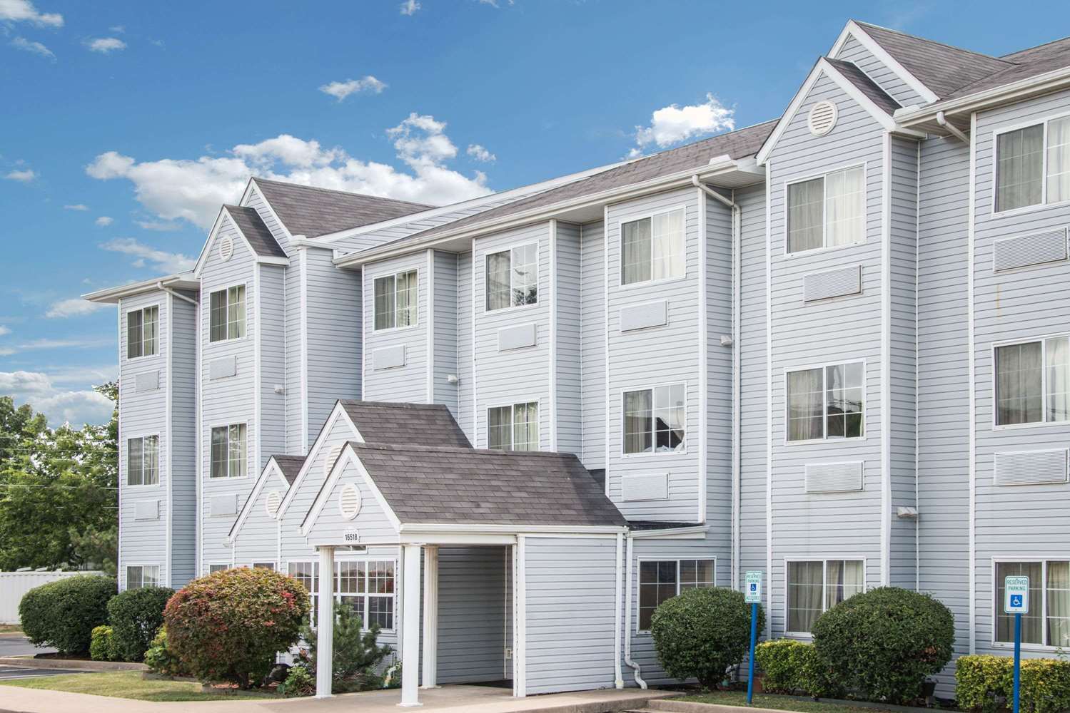 Hotel MICROTEL INN & SUITES BY WYNDHAM TULSA EAST