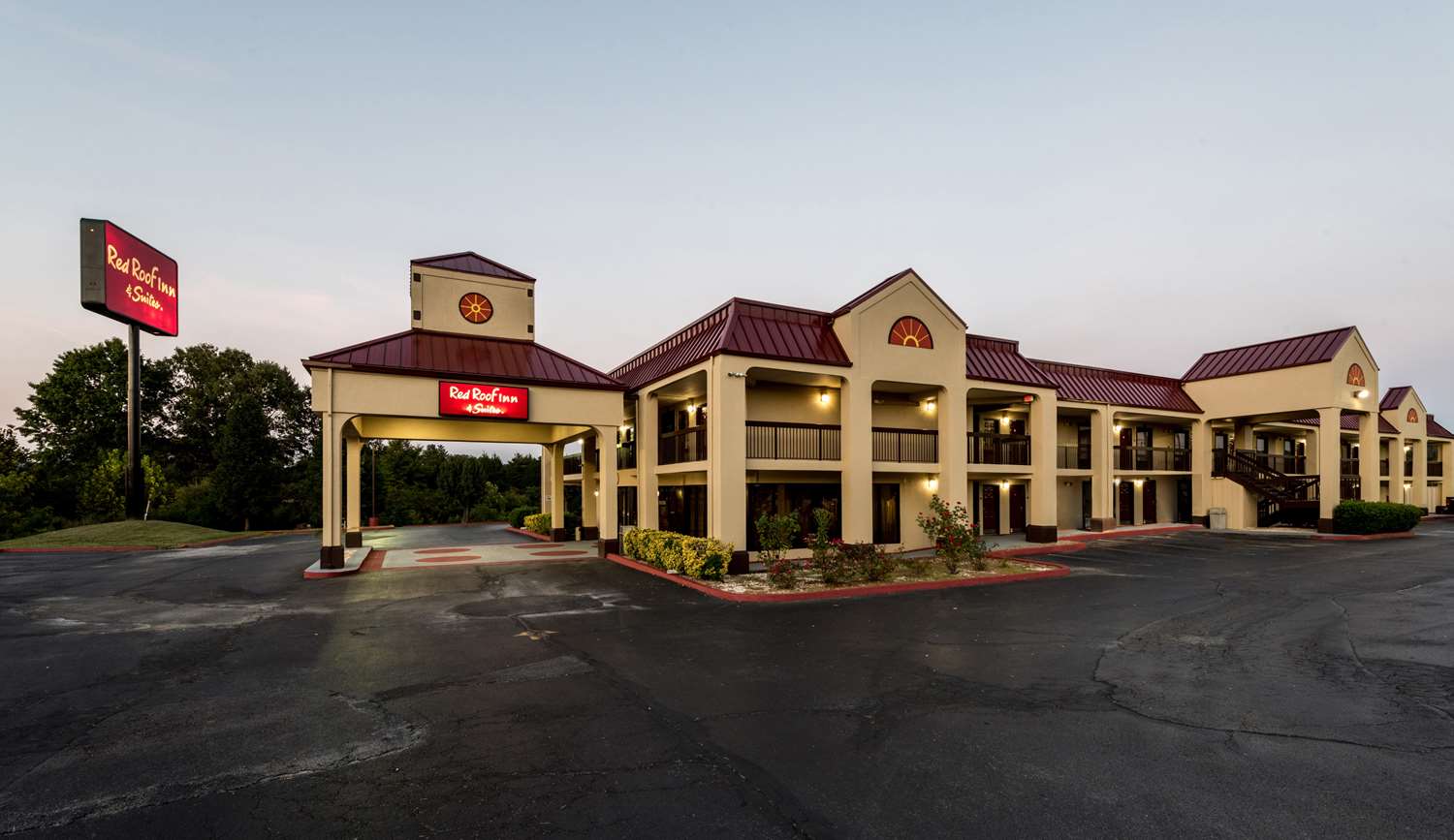 Hotel RED ROOF INN & SUITES CLINTON