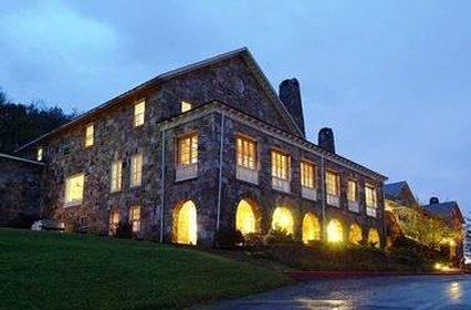 Hotel MOUNTAIN LAKE LODGE