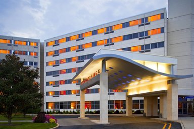 Hotel RENAISSANCE WOODBRIDGE HOTEL