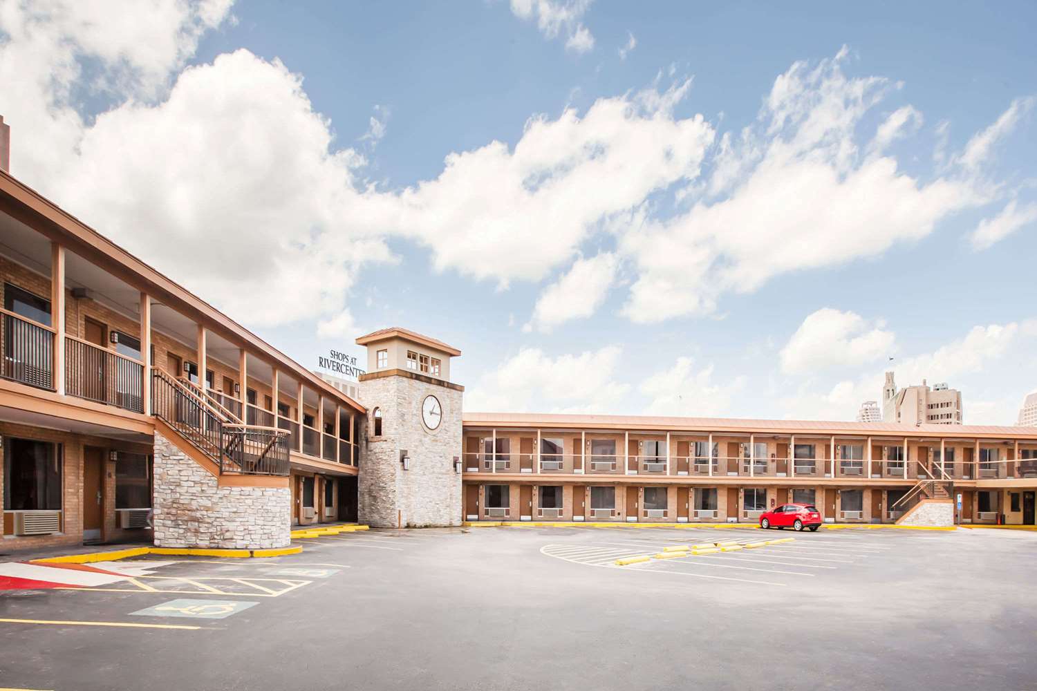 Hotel DAYS INN BY WYNDHAM SAN ANTONIO ALAMO/RIVERWALK