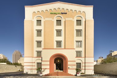 Hotel HOLIDAY INN EXPRESS SAN ANTONIO N-RIVERWALK AREA