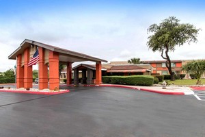 Hotel QUALITY INN & SUITES I-35 NEAR AT&T CENTER