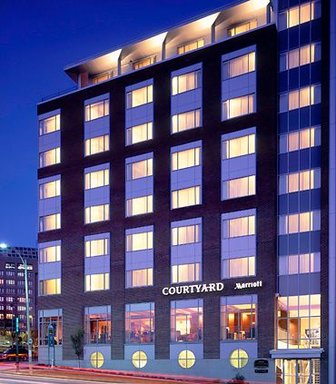 Hotel COURTYARD BURLINGTON HARBOR