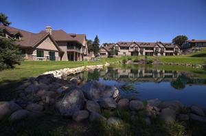 Hotel MADDENS ON GULL LAKE