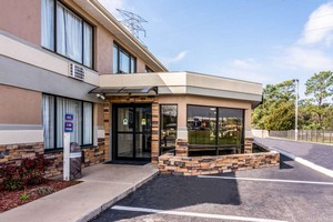 Hotel CLARION INN ON PENSACOLA BLVD