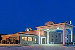 Hotel DAYS INN & SUITES BY WYNDHAM WYNNE