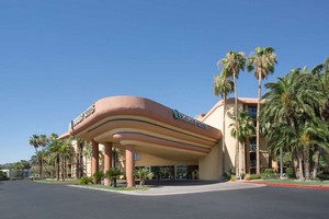 Hotel EMBASSY SUITES BY HILTON PHOENIX BILTMORE