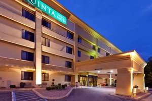 Hotel LA QUINTA INN & SUITES PLATTSBURGH
