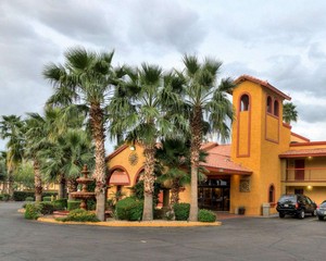 Hotel QUALITY INN & SUITES GOODYEAR - PHOENIX WEST