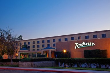 Hotel RADISSON HOTEL SANTA MARIA
