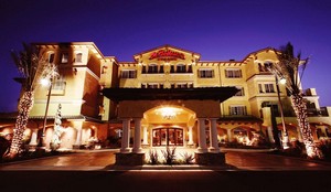 Hotel LA BELLASERA HOTEL & SUITES