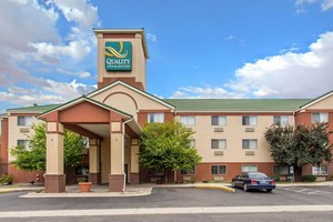 Hotel QUALITY INN & SUITES LAKEWOOD