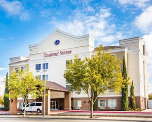 Hotel COMFORT SUITES UNIVERSITY NEAR FRESNO