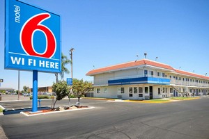 Hotel MOTEL 6 FRESNO-BLACKSTONE SOUTH
