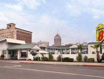 Hotel TRAVELODGE BY WYNDHAM FRESNO CONVENTION CENTER AREA