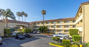 Hotel BEST WESTERN PLUS NEWPORT MESA INN