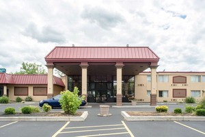 Hotel QUALITY INN ROCHESTER AIRPORT