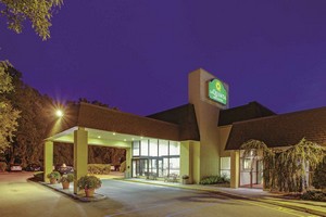 Hotel LA QUINTA INN & SUITES ARMONK WESTCHESTER COUNTY AIRPORT