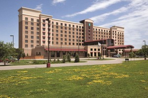 Hotel EMBASSY SUITES BY HILTON MINNEAPOLIS NORTH