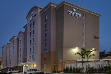 Hotel CANDLEWOOD STES AIRPORT