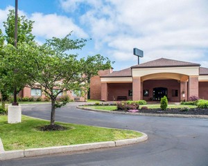 Hotel COMFORT SUITES BUFFALO AIRPORT