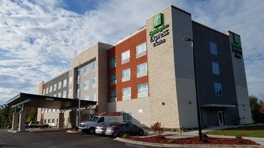 Hotel HOLIDAY INN EXPRESS & SUITES GREENVILLE SE - SIMPSONVILLE