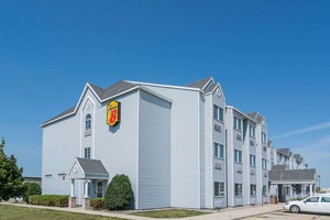 Hotel SUPER 8 FARGO AIRPORT